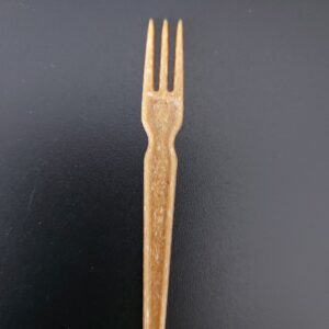 Vidlička/napichovátko na hranolky eko kompozit dřevo/plast WPC 8 cm (1000 ks)